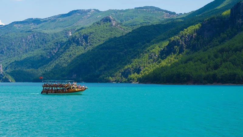 Side green canyon boat trip
